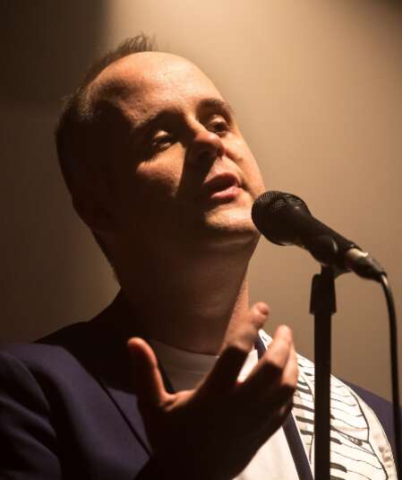 Affiche du spectacle : Léo Merle - Dans le vif, la vague des émotions